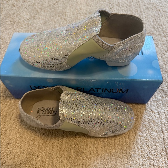 Double Platinum Other - Girls Double Platinum Glitter Jazz Dance Shoes Size 4 New In Box